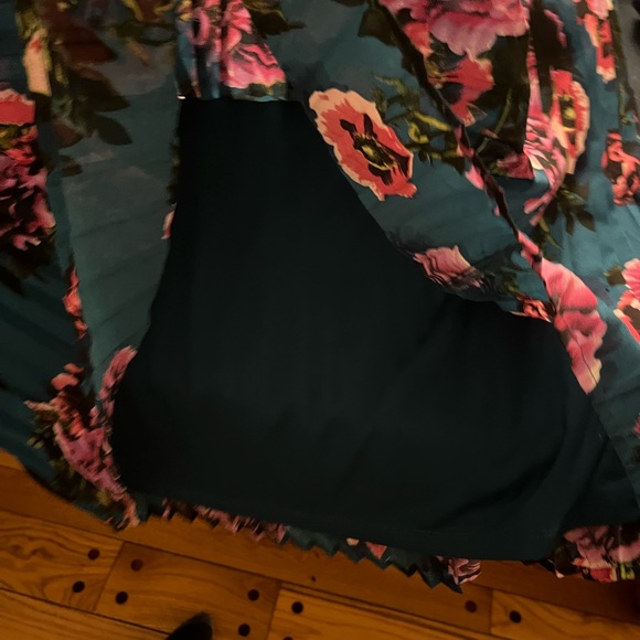 teal and pink lined skirt - Picture 2 of 3